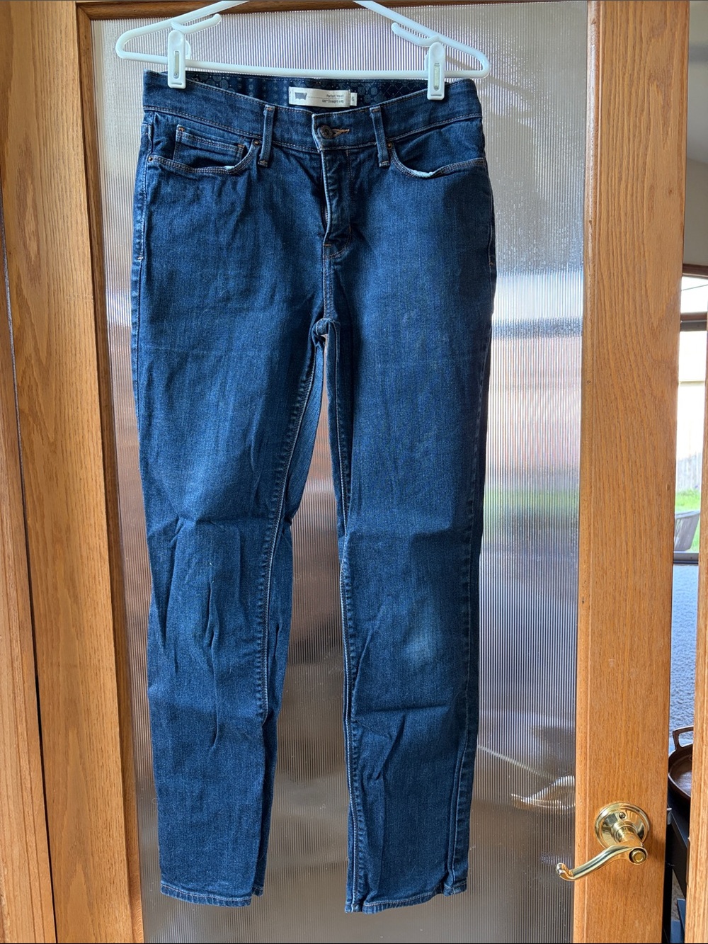 Vintage Levi's Women's Skinny Jeans in Dark Blue Wash